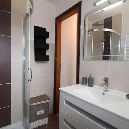 Studio De 2 Pieces Climatise, Pieds Dans L'eau, A 10km De Bastia, Parking Gratuit - Fr-1-650-32 Borgo (Corsica)